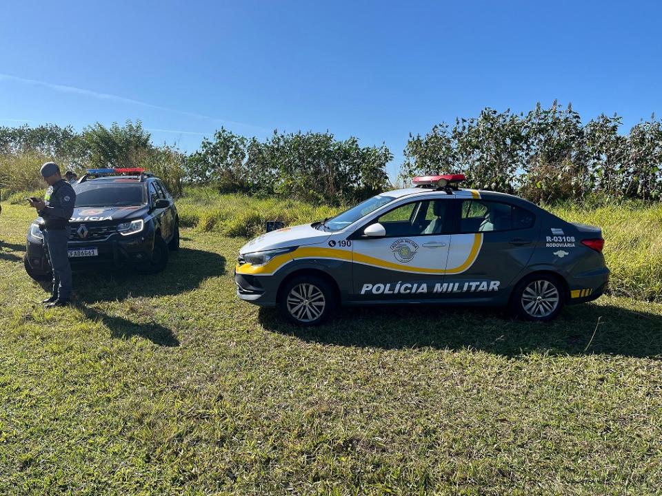 Foto 2 de 3 — Grave: colisão entre dois carros deixa um morto e dois feridos em rodovia de Américo